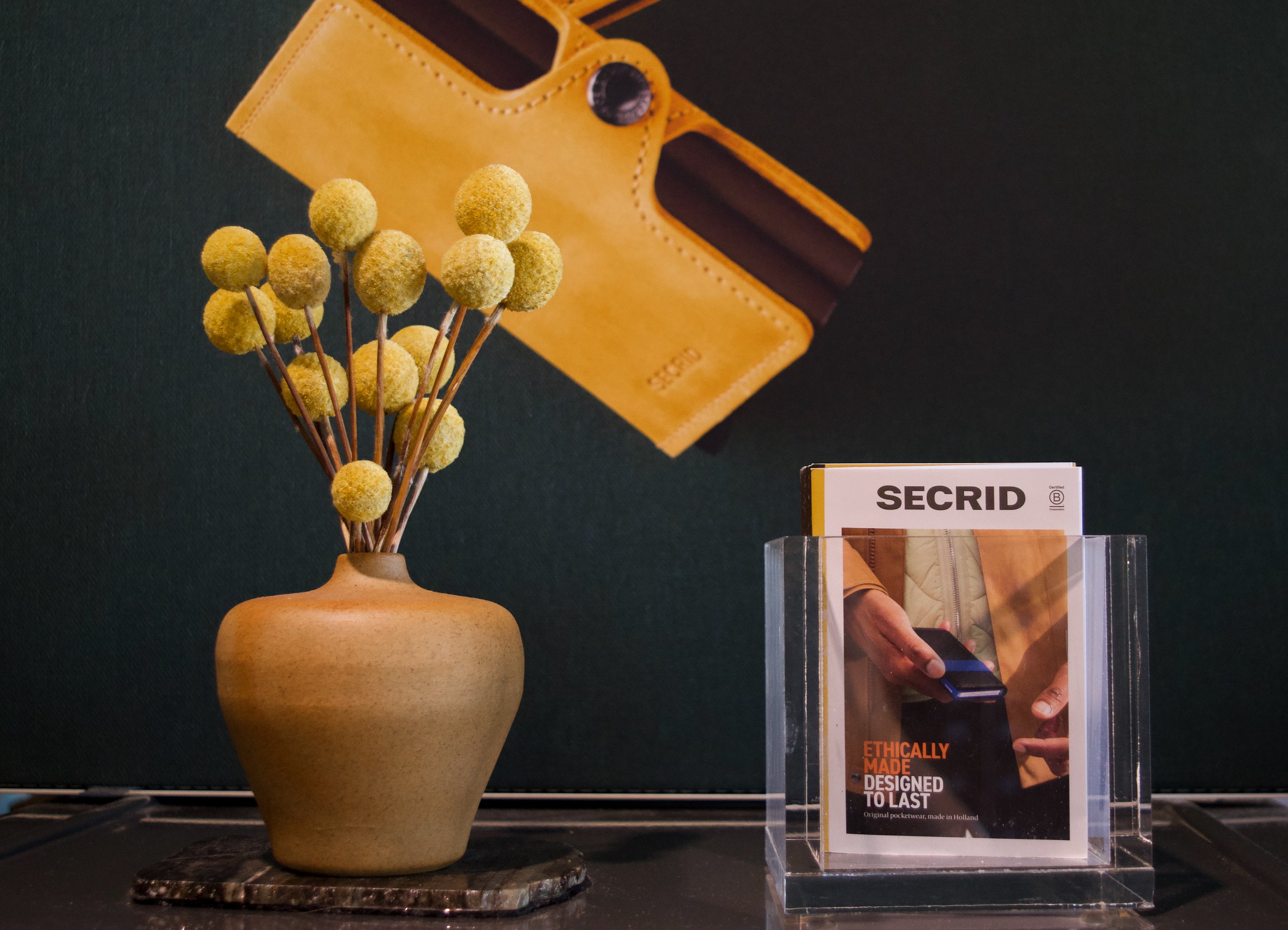 Secrid Wallet store display